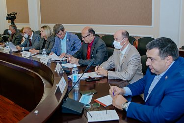 Рассмотрение Устава области включено в повестку заседания ЗС